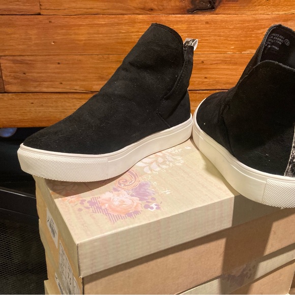 Faux suede sneakers - Picture 3 of 3